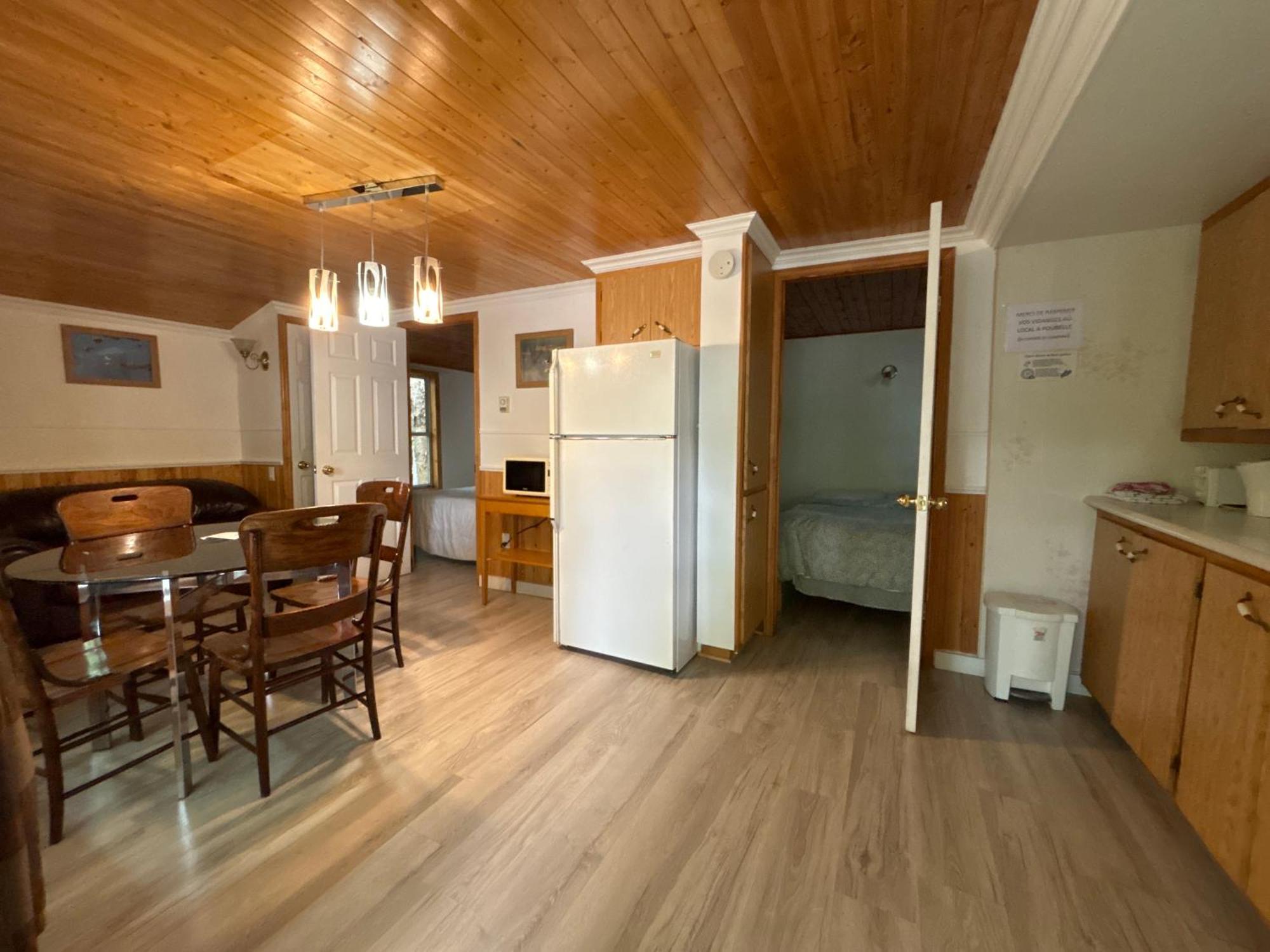 Camping Chalets Lac St-Augustin Québec Esterno foto